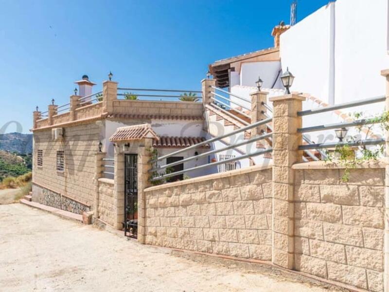 Villa för långsiktig hyra i Sayalonga, Málaga