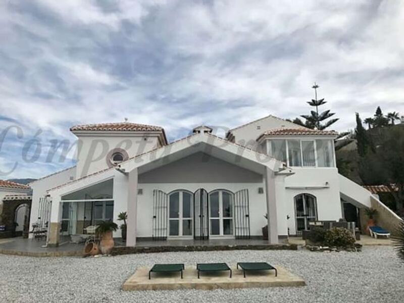 Country House for sale in Sayalonga, Málaga