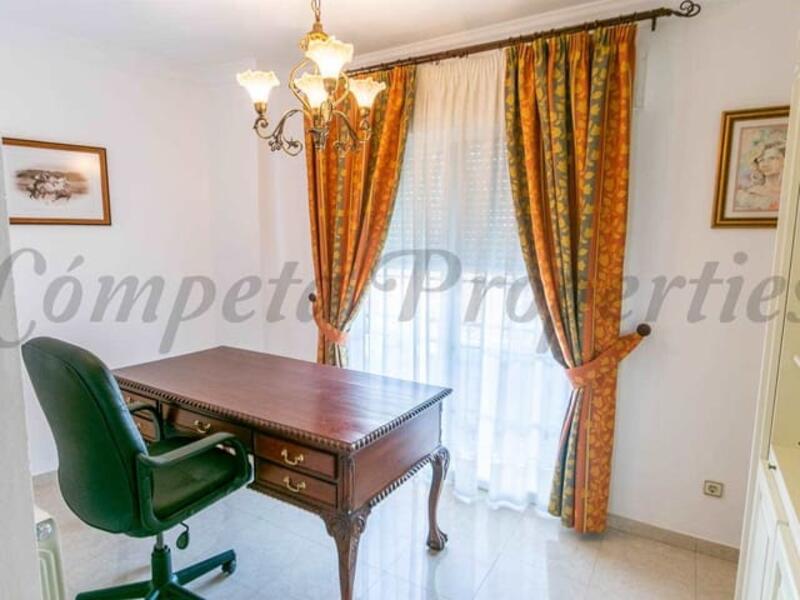 4 bedroom Apartment for Long Term Rent