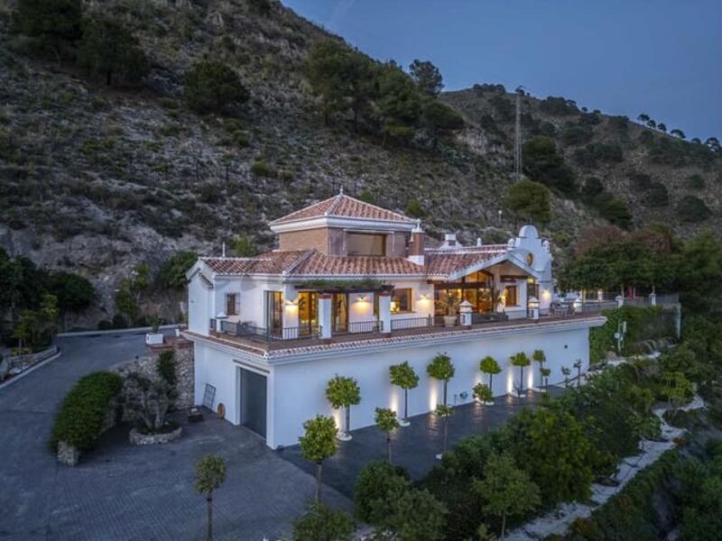 Villa til salgs i Competa, Málaga