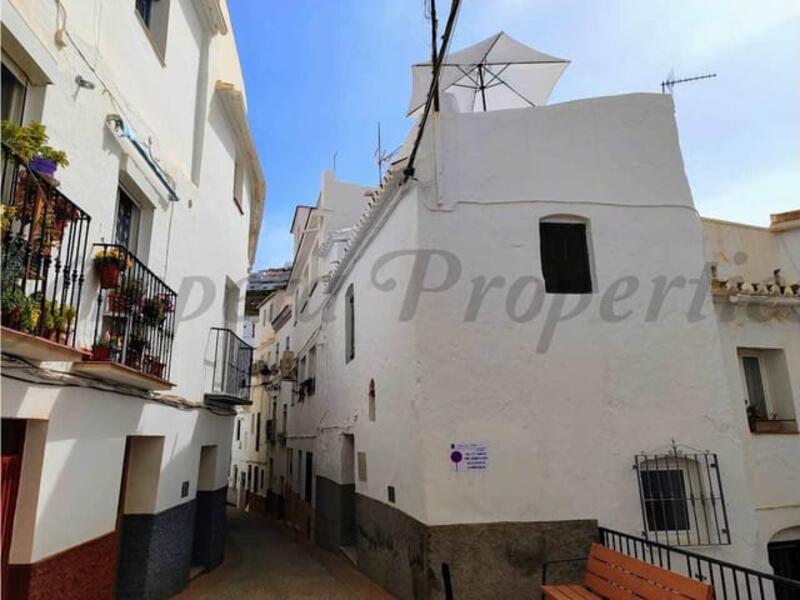 1 bedroom Townhouse for sale