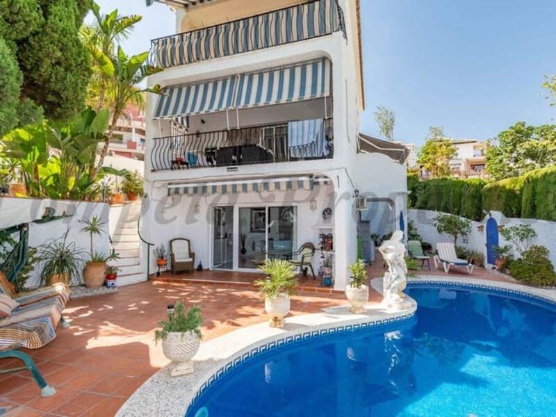 Villa for sale in Nerja, Málaga