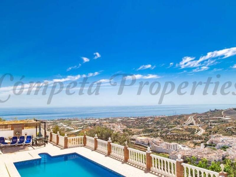 Country House for sale in Torrox, Málaga