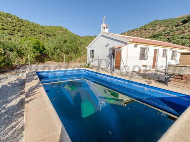 Villa for sale in Canillas de Albaida, Málaga