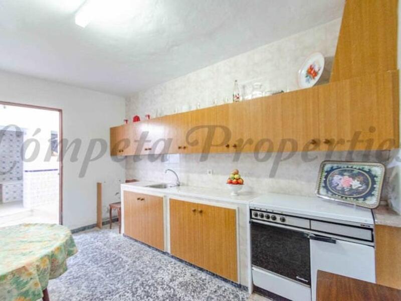 Townhouse for sale in Canillas de Aceituno, Málaga