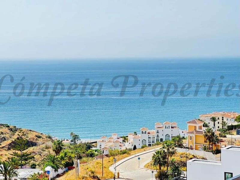 Townhouse for sale in Torrox, Málaga