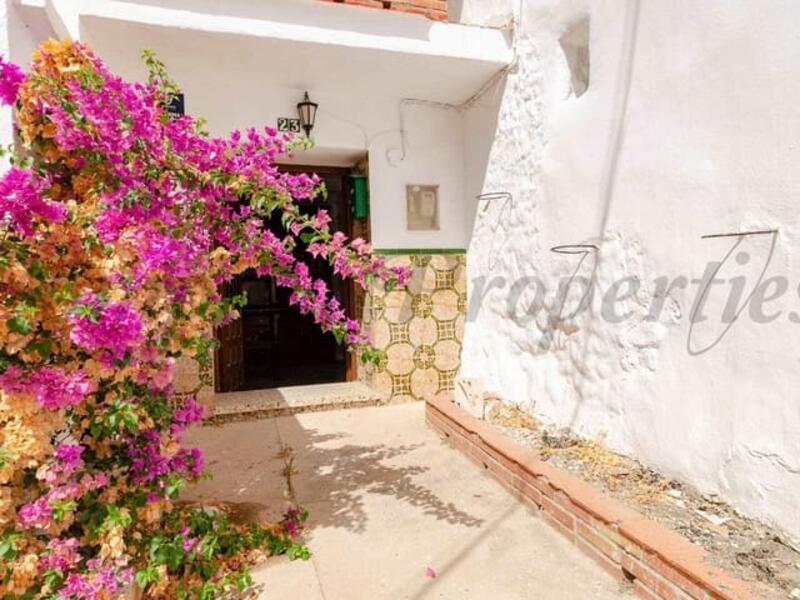 Townhouse for sale in Salares, Málaga