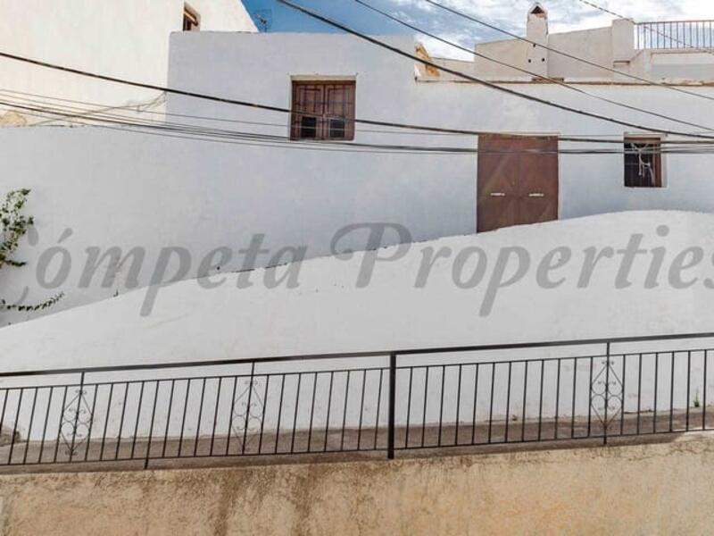 Townhouse for sale in Salares, Málaga