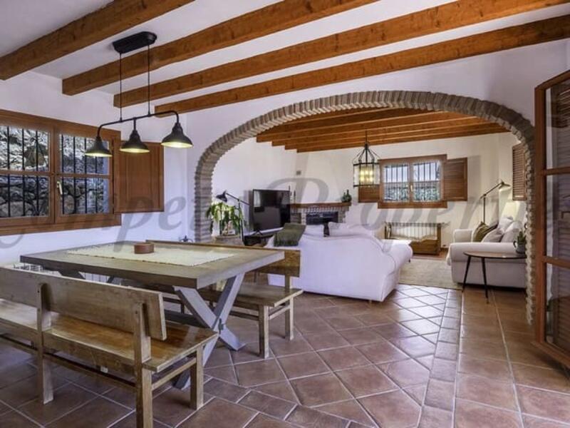 6 bedroom Villa for sale