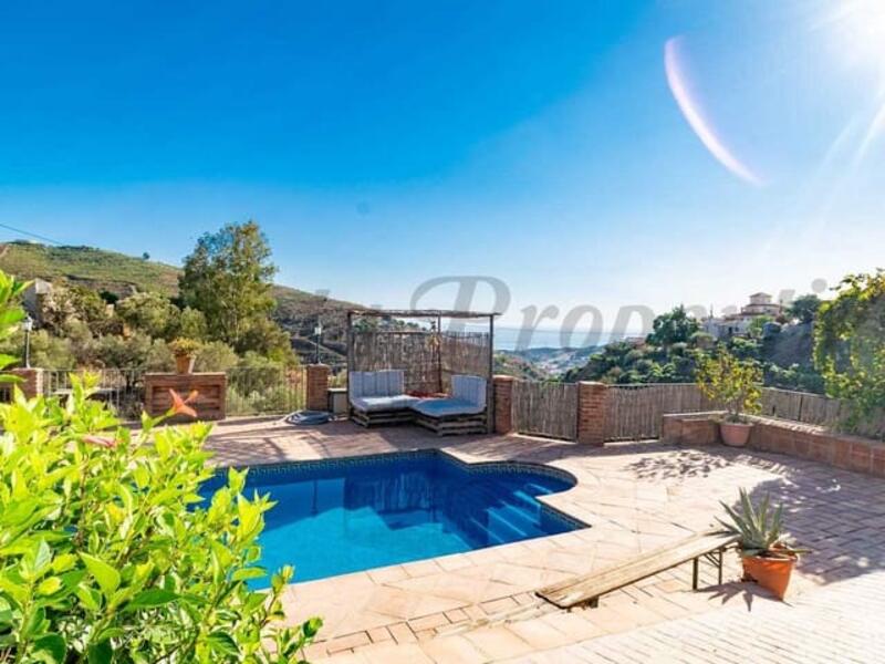 Country House for sale in Torrox, Málaga