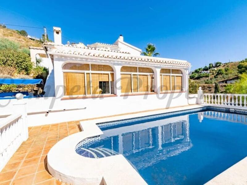 Деревенский Дом продается в Competa, Málaga