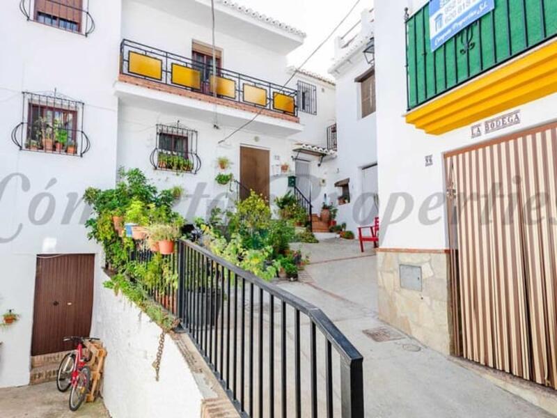 Townhouse for sale in Sedella, Málaga