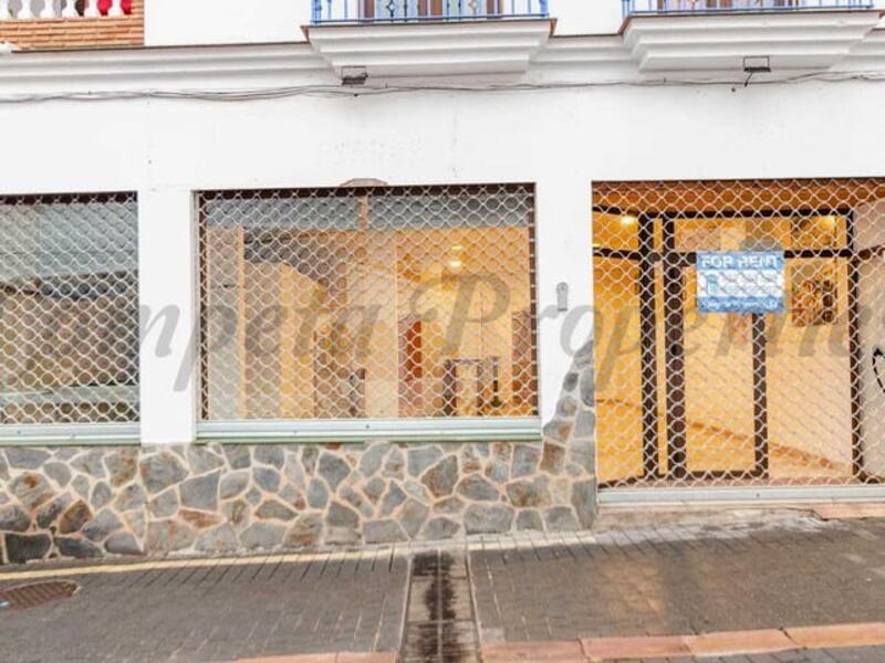 Local Comercial para alquiler a largo plazo en Competa, Málaga