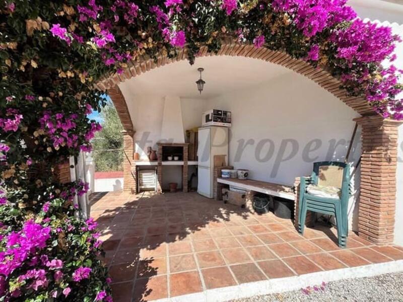 Villa för långsiktig hyra i Archez, Málaga