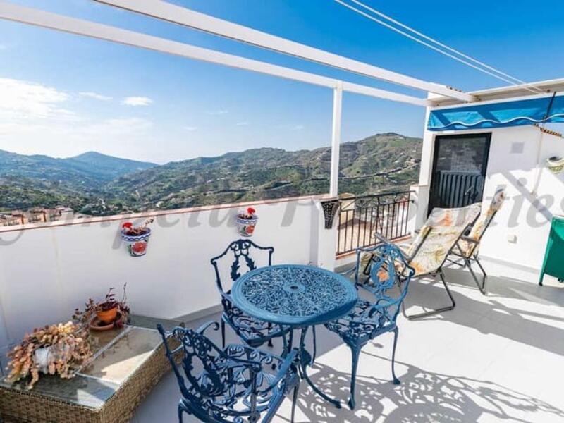 Townhouse for sale in Canillas de Albaida, Málaga