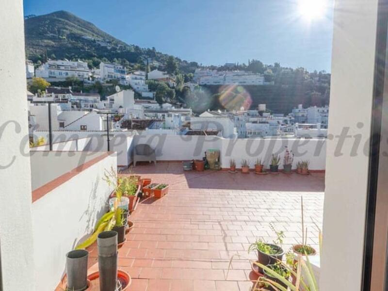 Apartamento para alquiler a largo plazo en Competa, Málaga