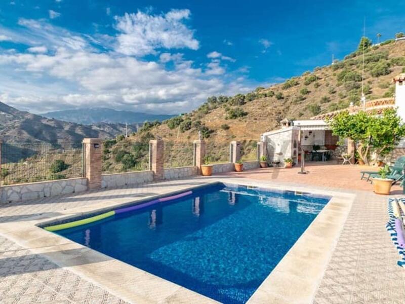 Villa for Long Term Rent in Torrox, Málaga