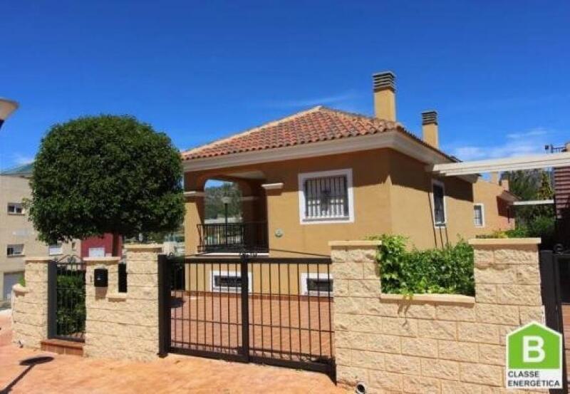 Villa en venta en La Romana, Alicante