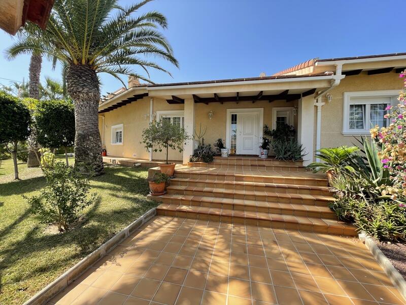 Villa zu verkaufen in Cabo Roig, Alicante