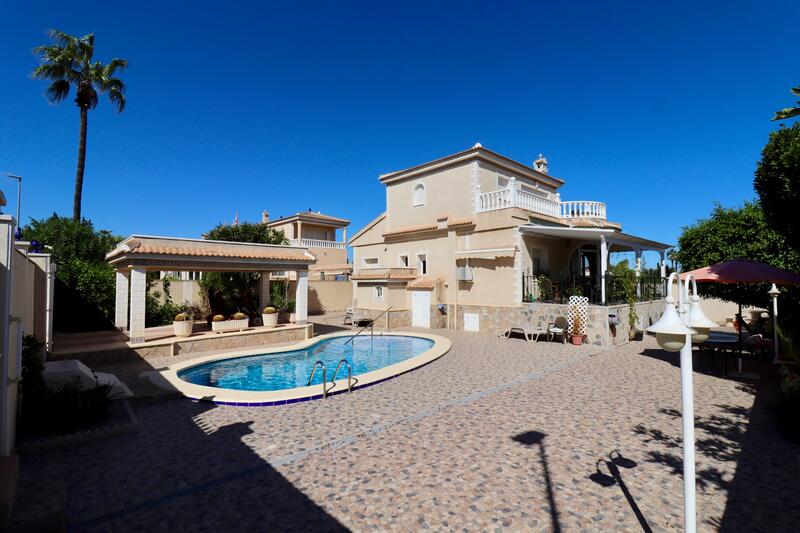 Villa till salu i Ciudad Quesada, Alicante