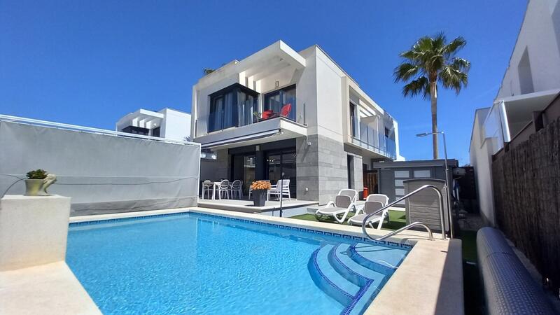 Villa à vendre dans Los Montesinos, Alicante