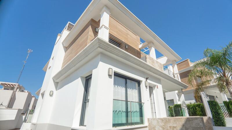 Villa til salg i Ciudad Quesada, Alicante