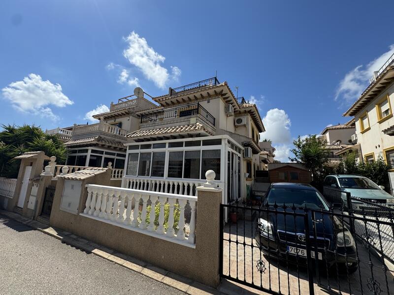 Stadthaus zu verkaufen in Villamartin, Alicante