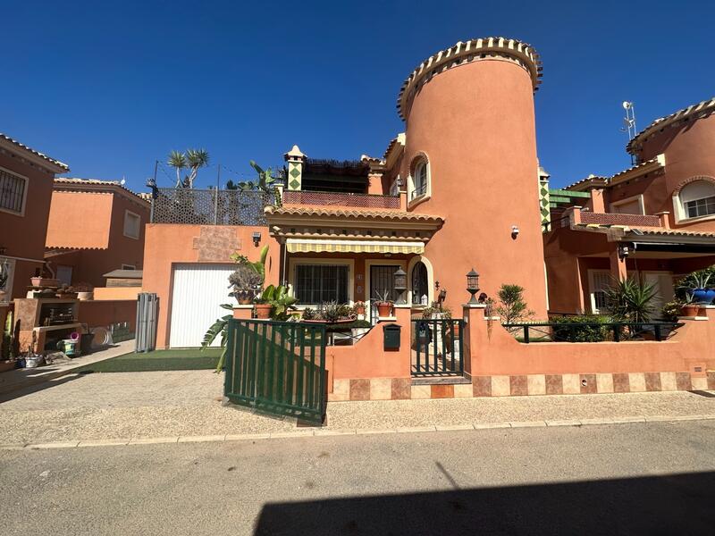 3 Cuarto Villa en venta