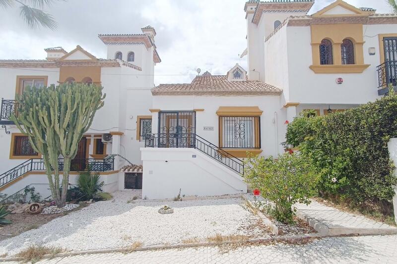 Maison de Ville à vendre dans Villamartin, Alicante