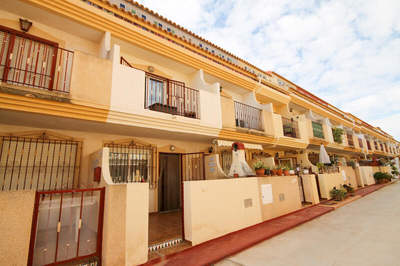 Maison de Ville à vendre dans Playa Flamenca, Alicante