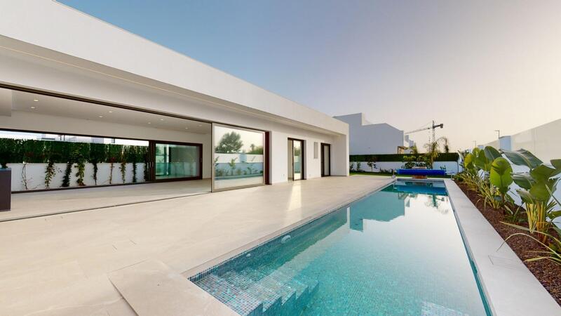 Villa for sale in Los Alcazares, Murcia