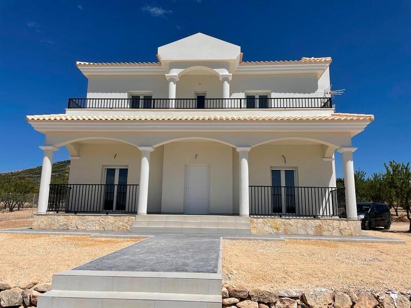 Villa til salg i Pinoso, Alicante