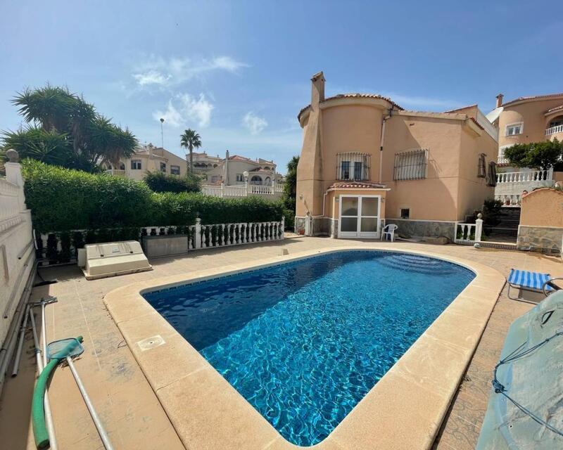 3 Cuarto Villa en venta