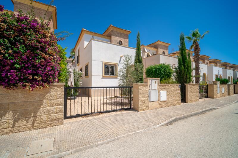 Villa till salu i Guardamar del Segura, Alicante