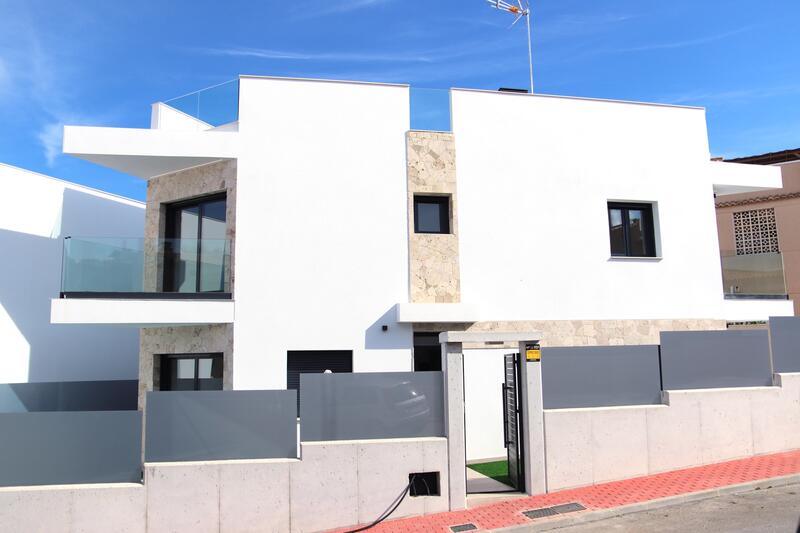 3 Cuarto Villa en venta