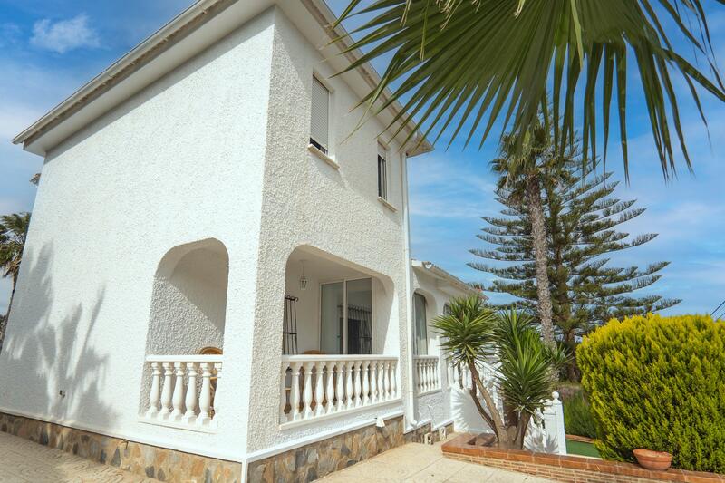 4 Cuarto Villa en venta