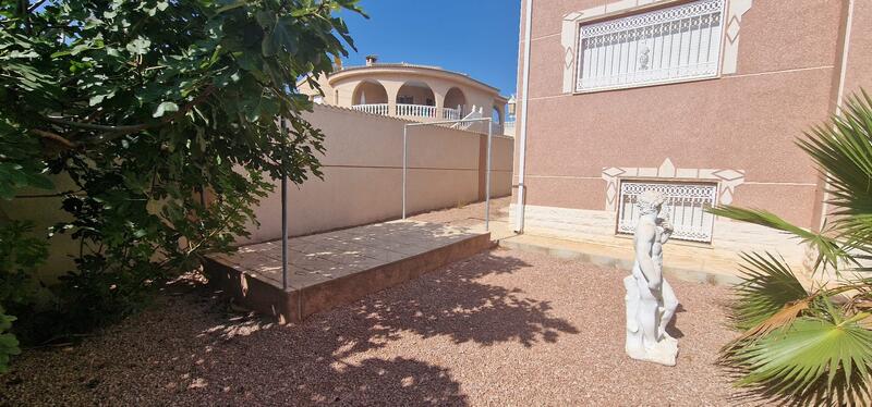 4 Cuarto Villa en venta