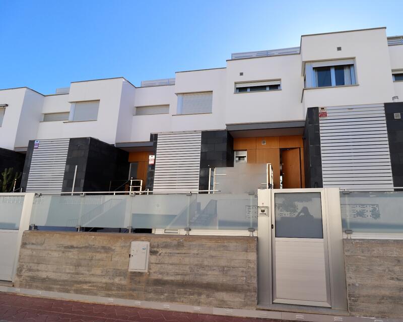 Maison de Ville à vendre dans Guardamar del Segura, Alicante