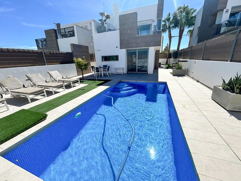 Villa à vendre dans Guardamar del Segura, Alicante