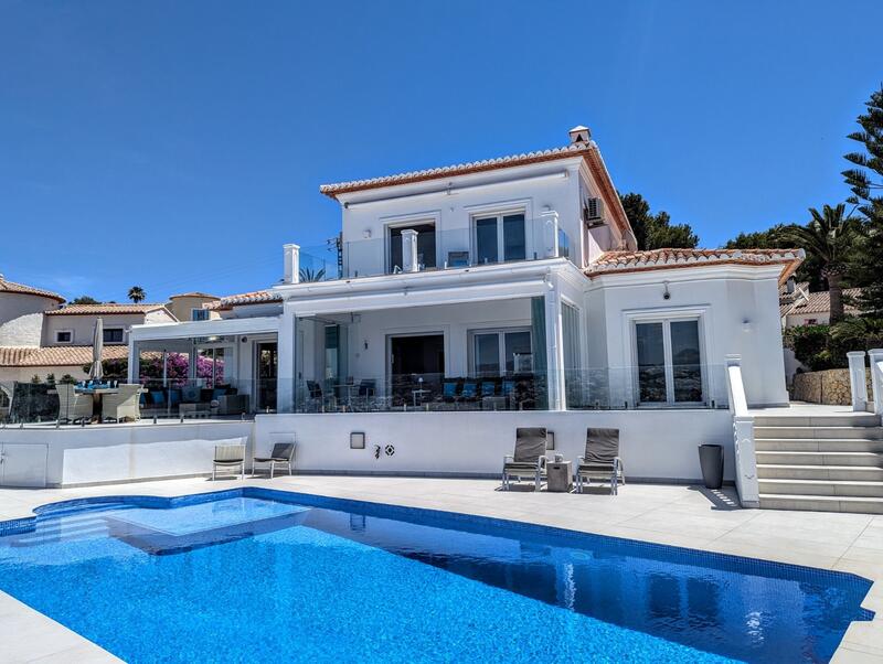 Villa till salu i Moraira, Alicante