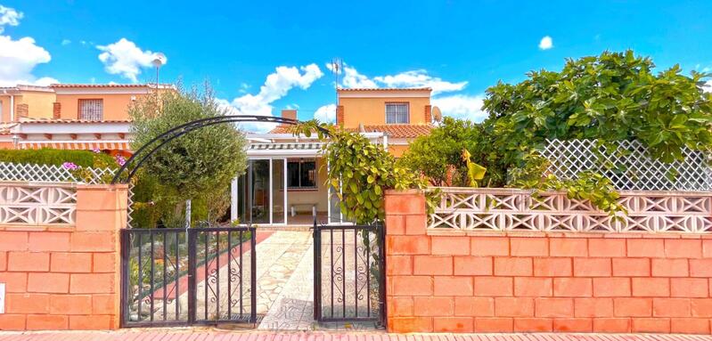 Villa en venta en Playa Flamenca, Alicante