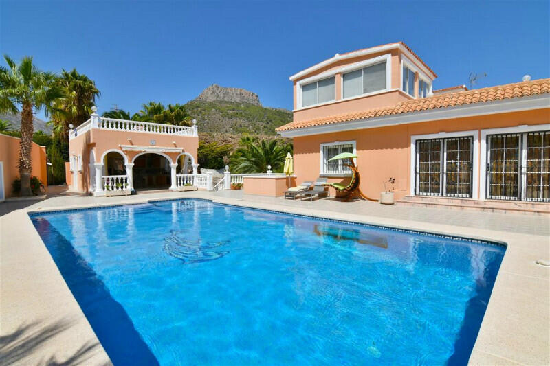 Villa en venta en Calpe, Alicante