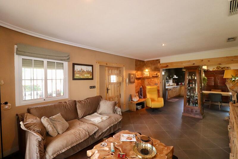 3 bedroom Country House for sale