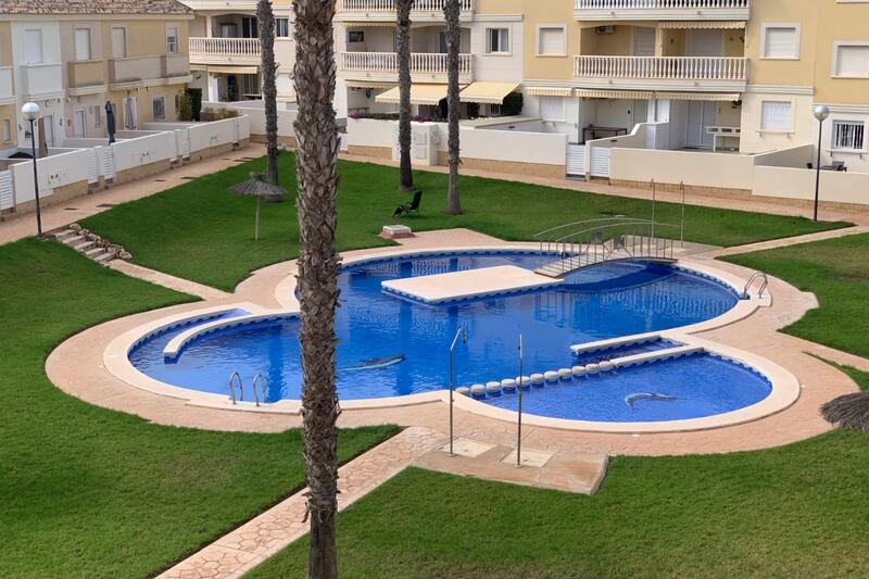 Byhus til salg i Cabo Roig, Alicante