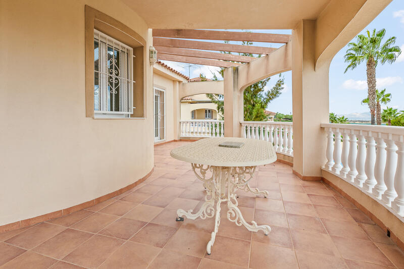 4 bedroom Villa for sale