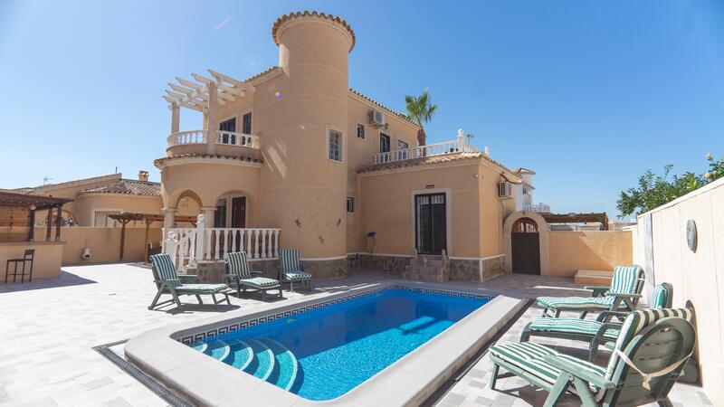 Villa en venta en Ciudad Quesada, Alicante