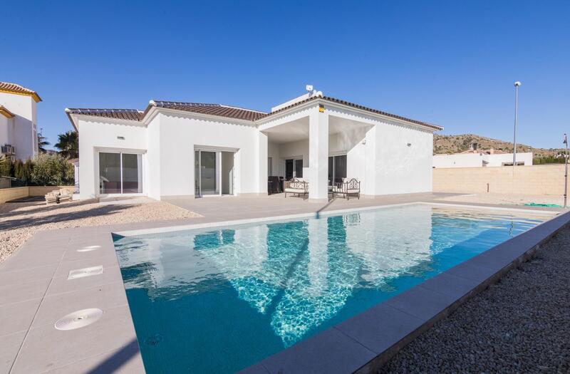 Villa en venta en Pinoso, Alicante