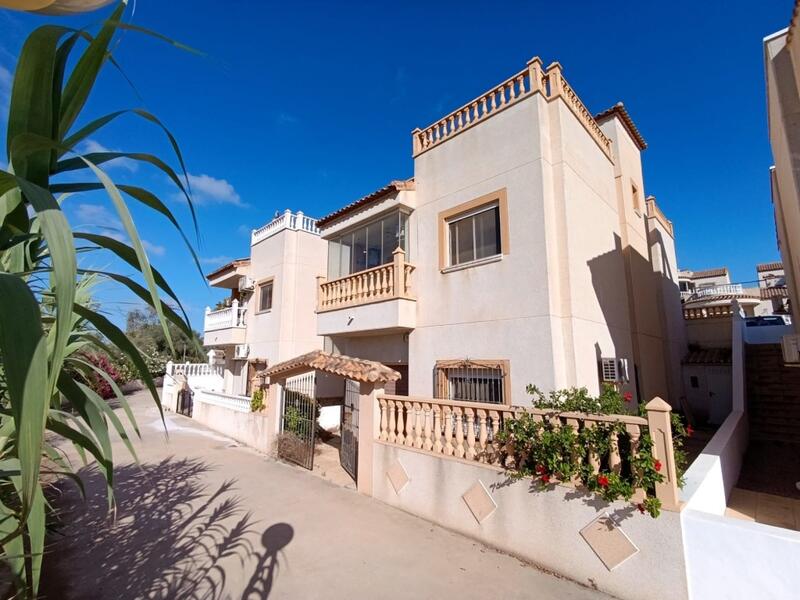 Villa en venta en San Miguel de Salinas, Alicante