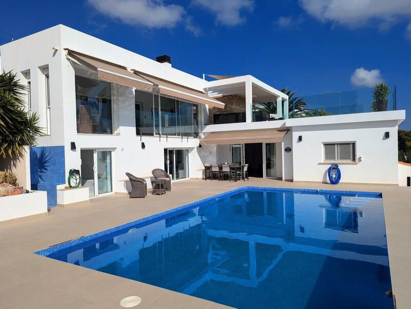 Villa en venta en Moraira, Alicante