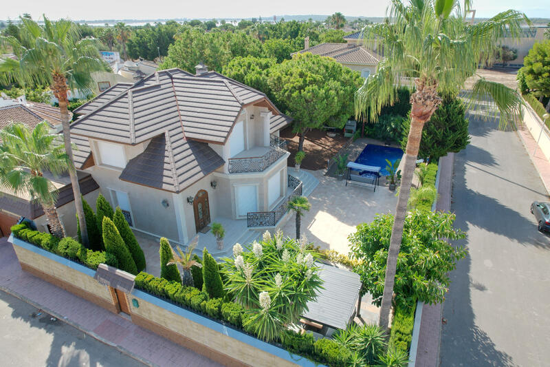 5 bedroom Villa for sale